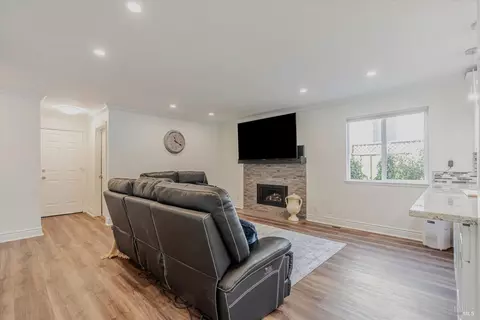 9212 Piccadilly Cir, Windsor, CA 95492 photo 9