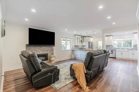 9212 Piccadilly Cir, Windsor, CA 95492 photo 10