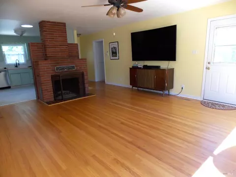 201 Champlain Ave, Cloverdale, CA 95425 photo 6