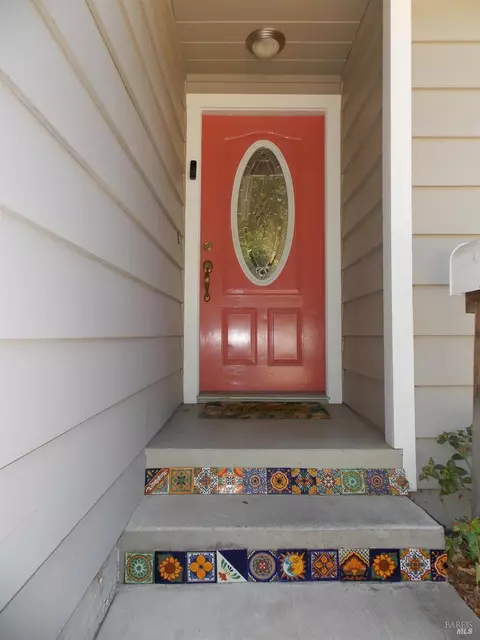201 Champlain Ave, Cloverdale, CA 95425 photo 2