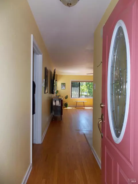 201 Champlain Ave, Cloverdale, CA 95425 photo 3