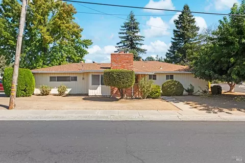 349 Lovers Ln, Vacaville, CA 95688