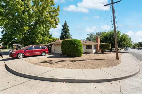 349 Lovers Ln, Vacaville, CA 95688 photo 2