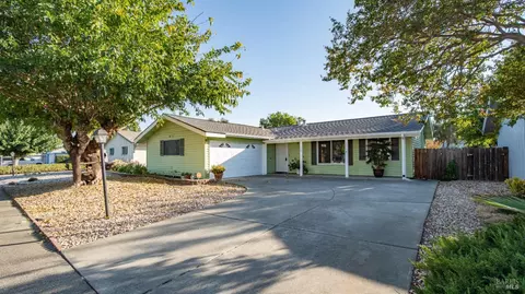118 Mckinley Cir, Vacaville, CA 95687