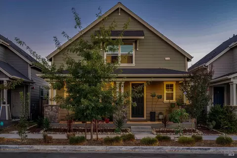 1494 Cavendish Ave, Santa Rosa, CA 95401