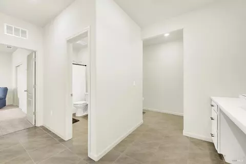 Entry Way - 1000 Yateley Ct, Vacaville, CA 95687 photo 9 of 11