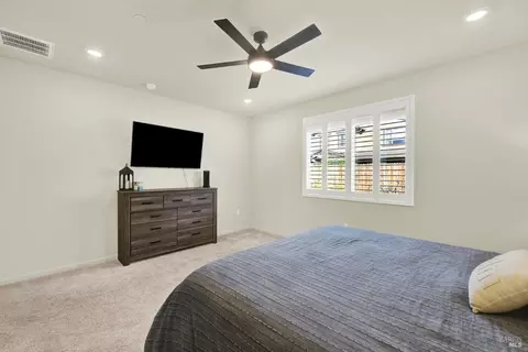 Bedroom - 1000 Yateley Ct, Vacaville, CA 95687 photo 4 of 9