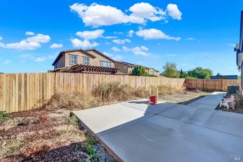 Exterior - 1000 Yateley Ct, Vacaville, CA 95687 photo 19 of 26