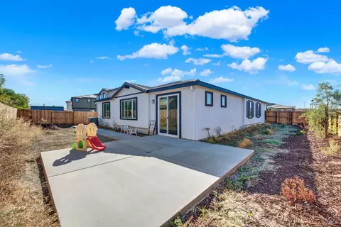 Exterior - 1000 Yateley Ct, Vacaville, CA 95687 photo 15 of 26