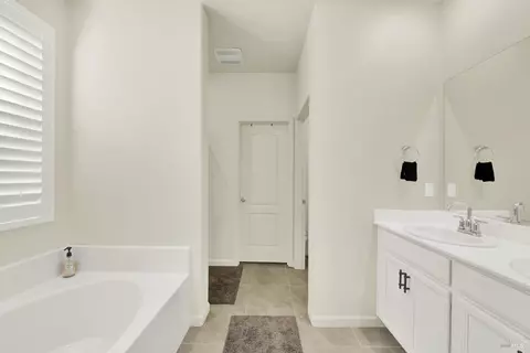 Entry Way - 1000 Yateley Ct, Vacaville, CA 95687 photo 6 of 11