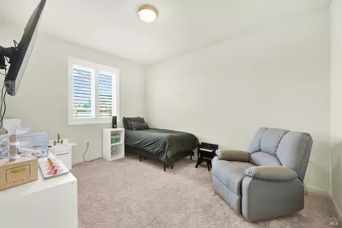 Bedroom - 1000 Yateley Ct, Vacaville, CA 95687 photo 9 of 9