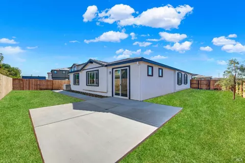 Exterior - 1000 Yateley Ct, Vacaville, CA 95687 photo 14 of 26
