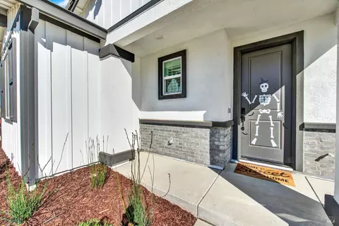 Exterior - 1000 Yateley Ct, Vacaville, CA 95687 photo 12 of 26