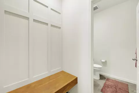 Entry Way - 1000 Yateley Ct, Vacaville, CA 95687 photo 10 of 11