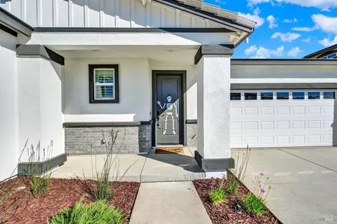 Exterior - 1000 Yateley Ct, Vacaville, CA 95687 photo 11 of 26