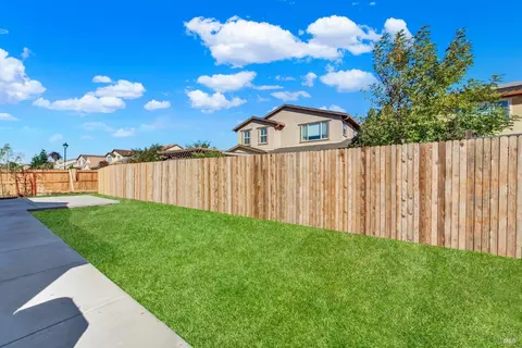 Exterior - 1000 Yateley Ct, Vacaville, CA 95687 photo 22 of 26