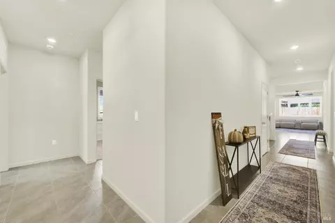 Entry Way - 1000 Yateley Ct, Vacaville, CA 95687 photo 1 of 11