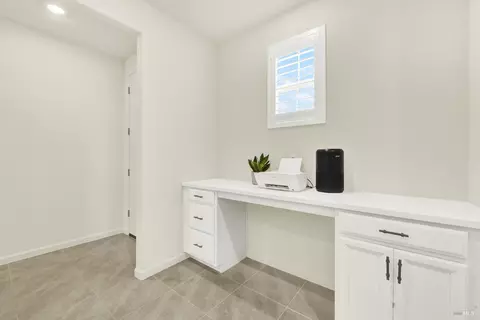 Entry Way - 1000 Yateley Ct, Vacaville, CA 95687 photo 8 of 11