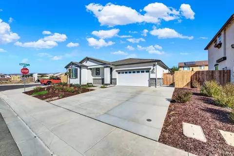 Exterior - 1000 Yateley Ct, Vacaville, CA 95687 photo 2 of 26