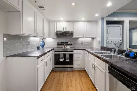 122 Seagull Row, Novato, CA 94945