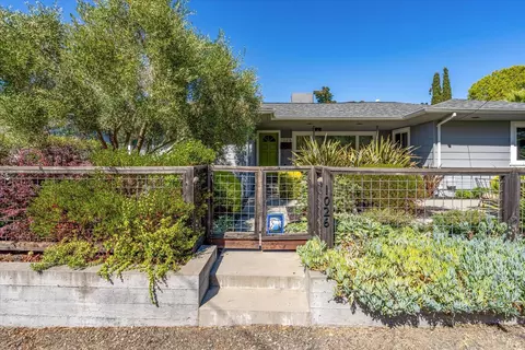 1026 Fern Dr, Napa, CA 94559
