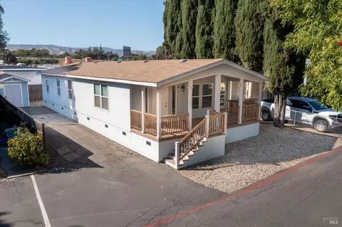 68 Sunset Cir, Vacaville, CA 95687