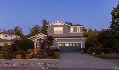 924 Elm Dr, Petaluma, CA 94952