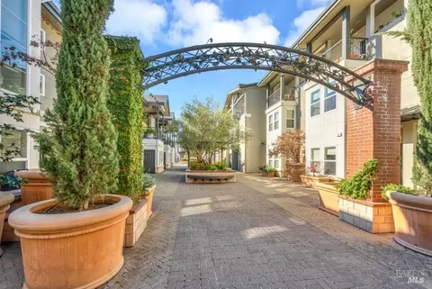 649 1st St W #26, Sonoma, CA 95476