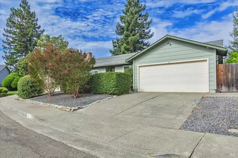 1715 Pauline Way, Petaluma, CA 94954