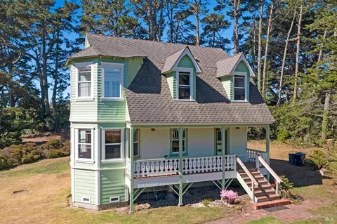 126 Lake St, Point Arena, CA 95468