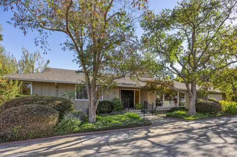 3 Nightingale Ln, San Rafael, CA 94901