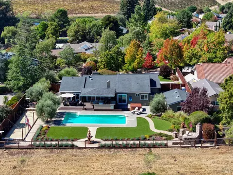 1051 Stonebridge Dr, Napa, CA 94558