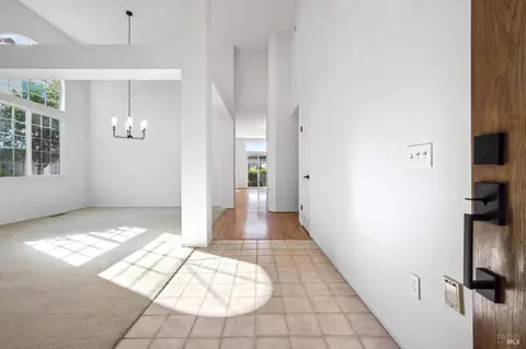 725 Miramar St, Windsor, CA 95492 photo 3