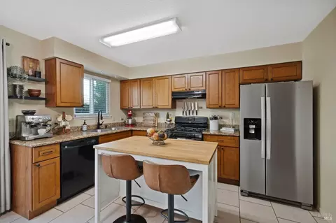 243 Main Cir, Ukiah, CA 95482 photo 9