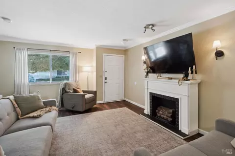 243 Main Cir, Ukiah, CA 95482 photo 2