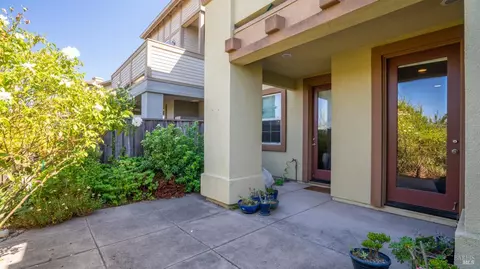 323 Jacquelyn Ln, Petaluma, CA 94952 photo 8