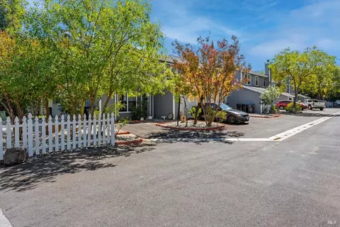 221 Observatory Ave #A, Ukiah, CA 95482