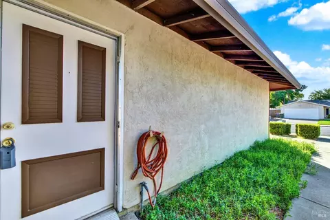 143 Edwin Dr, Vacaville, CA 95687 photo 15