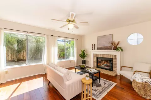 380 Wilson Ln, Windsor, CA 95492 photo 11