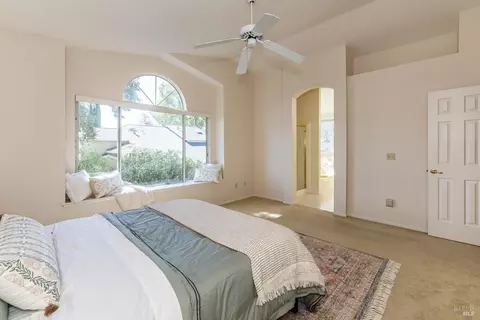 380 Wilson Ln, Windsor, CA 95492 photo 18