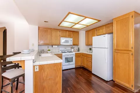 380 Wilson Ln, Windsor, CA 95492 photo 14