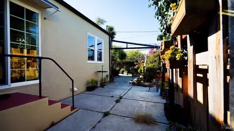 51 D St, Vallejo, CA 94590 photo 32