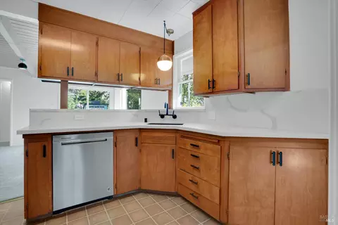 1920 Indiana St, Vallejo, CA 94590 photo 14