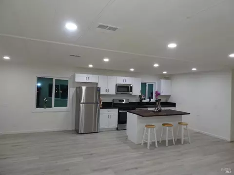 126 Phyllis Ct, Vallejo, CA 94590 photo 4