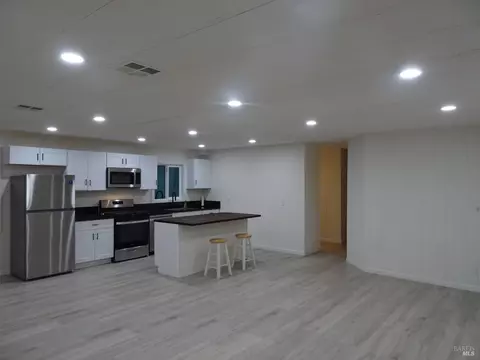 126 Phyllis Ct, Vallejo, CA 94590 photo 12