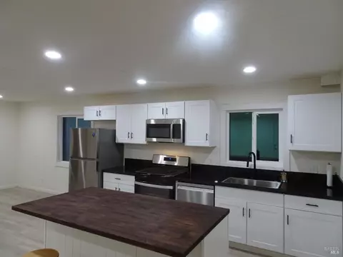 126 Phyllis Ct, Vallejo, CA 94590 photo 15
