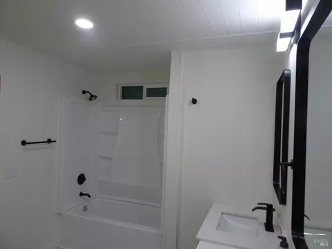 126 Phyllis Ct, Vallejo, CA 94590 photo 32