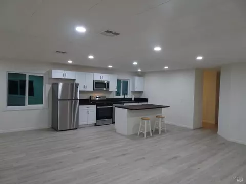 126 Phyllis Ct, Vallejo, CA 94590 photo 11