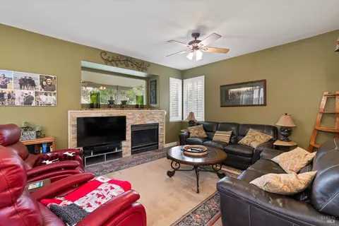 593 Blarney Cir, Vacaville, CA 95688 photo 40