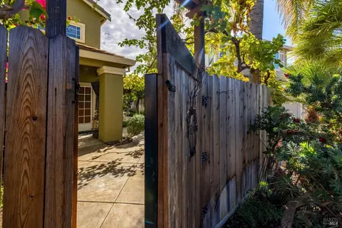593 Blarney Cir, Vacaville, CA 95688 photo 6